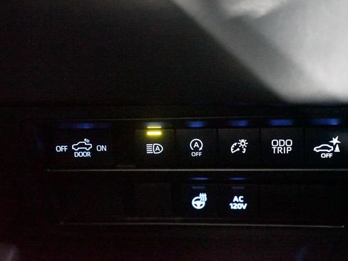 Used 2024 Toyota Tundra Platinum image 26