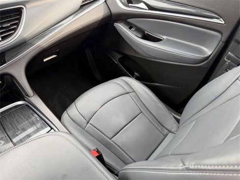 Used 2020 Buick Enclave Essence w/ Sport Touring Edition image 18