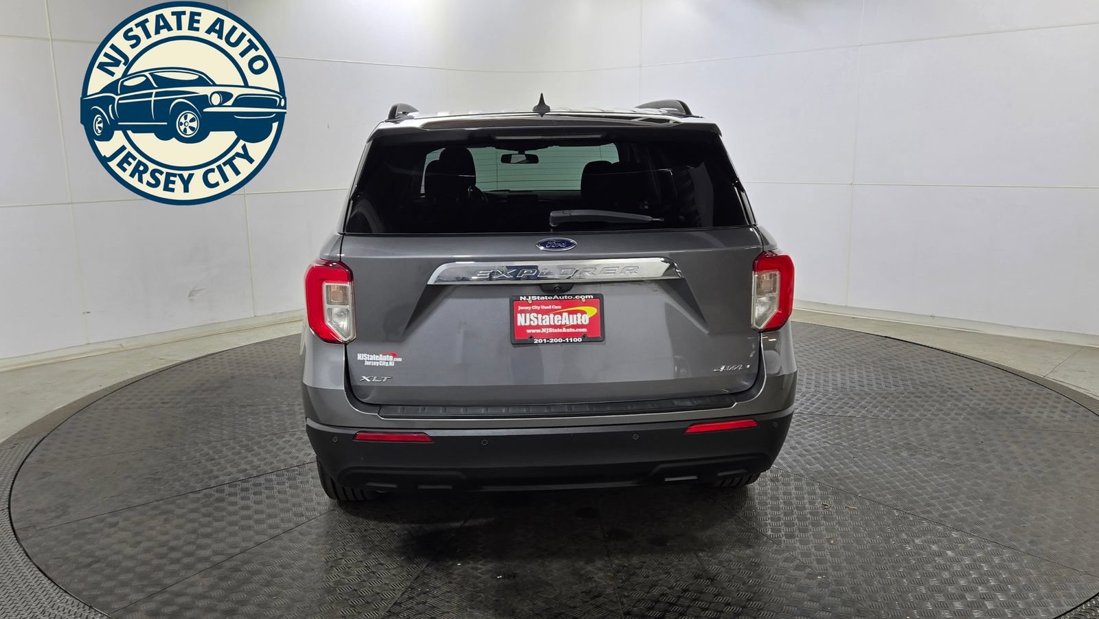 Used 2022 Ford Explorer XLT AWD/4WD image 12