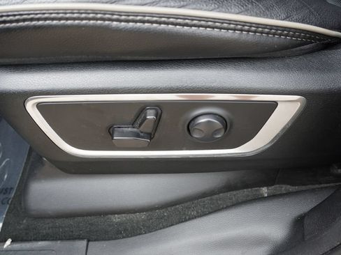 Used 2023 RAM 1500 Laramie AWD/4WD image 23