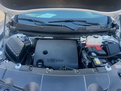 Used 2023 Chevrolet Traverse LT image 31