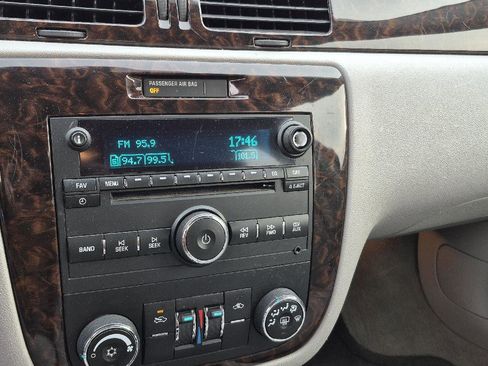 Used 2014 Chevrolet Impala LT w/ LT Sunroof Package image 5