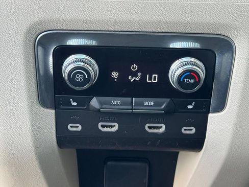 Used 2021 GMC Yukon XL Denali w/ Denali Ultimate Package RWD image 34