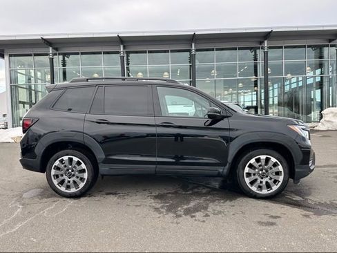 Used 2025 Honda Passport Black Edition image 8