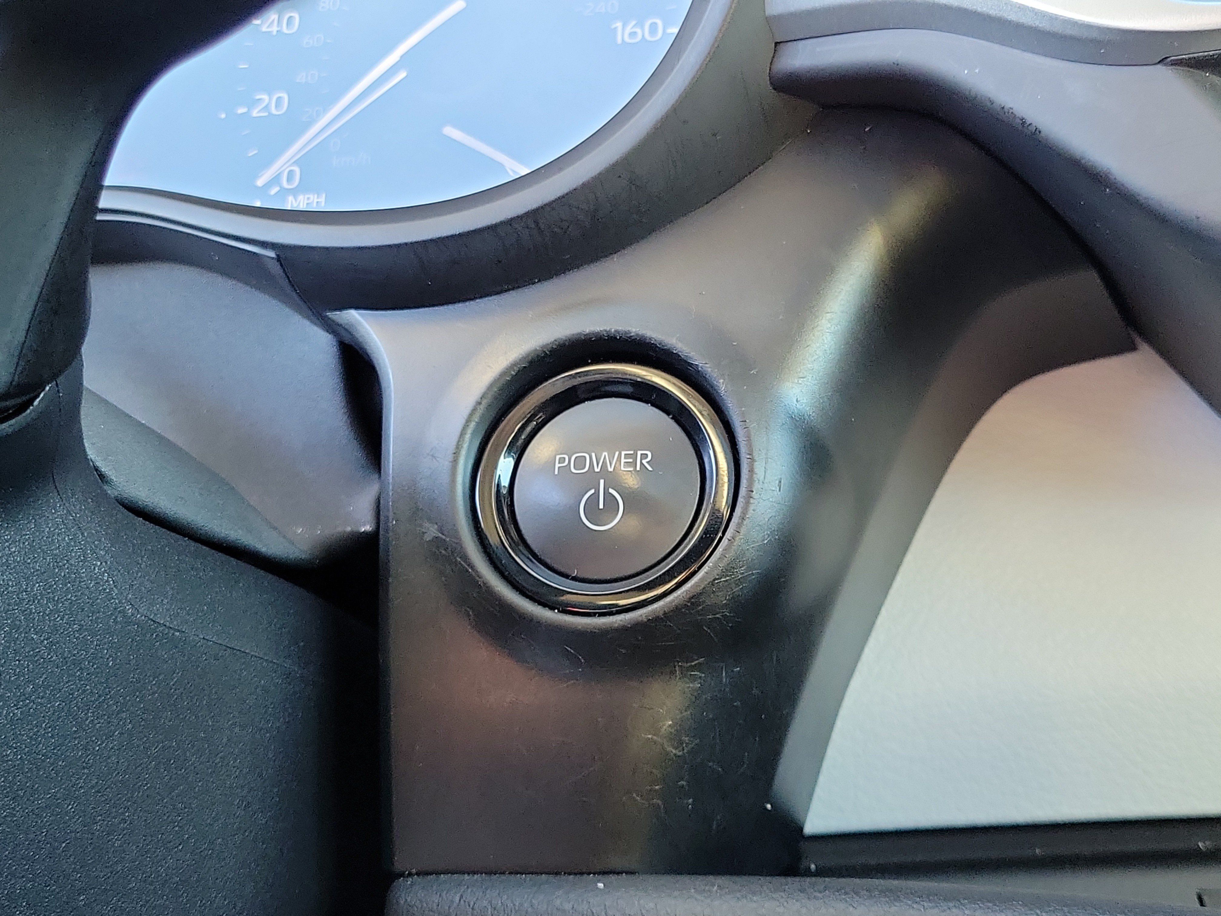 Used 2025 Toyota Sienna XLE w/ XLE Plus Package FWD image 29