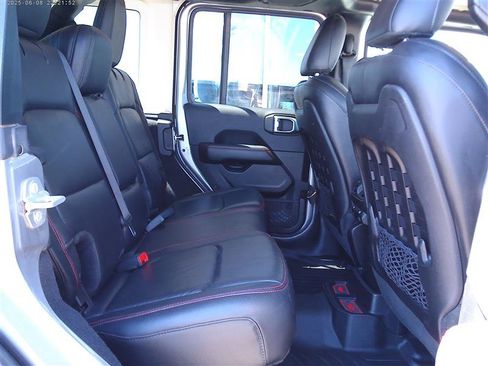 Used 2018 Jeep Wrangler Unlimited Rubicon AWD/4WD image 7