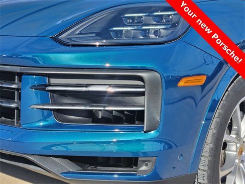 Used 2024 Porsche Cayenne image 5