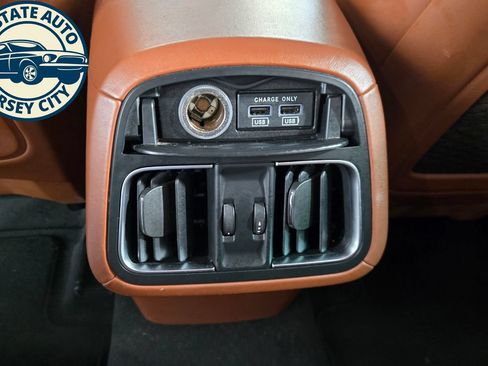 Used 2019 Maserati Levante GranLusso AWD/4WD image 33