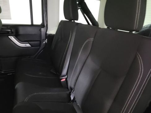 Used 2018 Jeep Wrangler Unlimited Sahara w/ Connectivity Group image 45