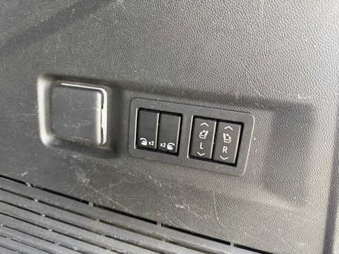 Certified 2022 Chevrolet Tahoe High Country w/ Premium Package 2 image 11