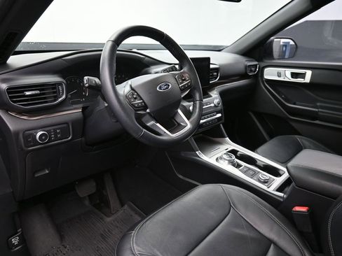 Used 2020 Ford Explorer Limited w/ Class III Trailer Tow Package image 18