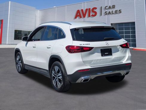 Used 2025 Mercedes-Benz GLA 250 4MATIC image 9