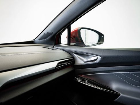 Used 2023 Volkswagen ID.4 Pro S image 31