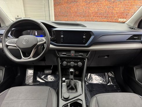 Used 2024 Volkswagen Taos SE image 13