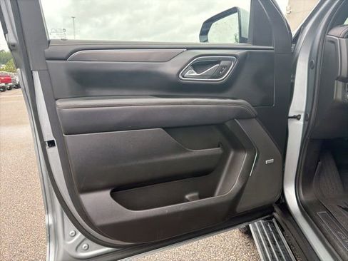 Used 2024 GMC Yukon XL AT4 w/ AT4 Premium Package AWD/4WD image 10