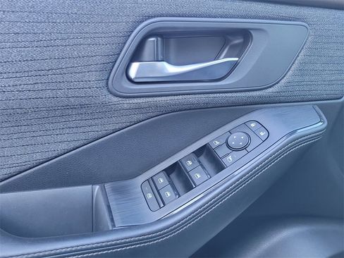 Certified 2023 Nissan Rogue SV image 16