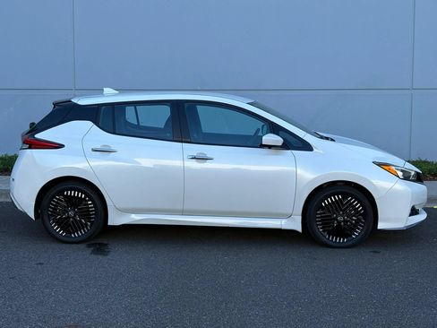 Used 2023 Nissan Leaf SV Plus FWD image 3