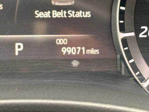 Used 2021 Toyota Highlander XLE AWD/4WD image 24