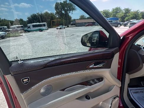 Used 2011 Cadillac SRX Luxury FWD image 18