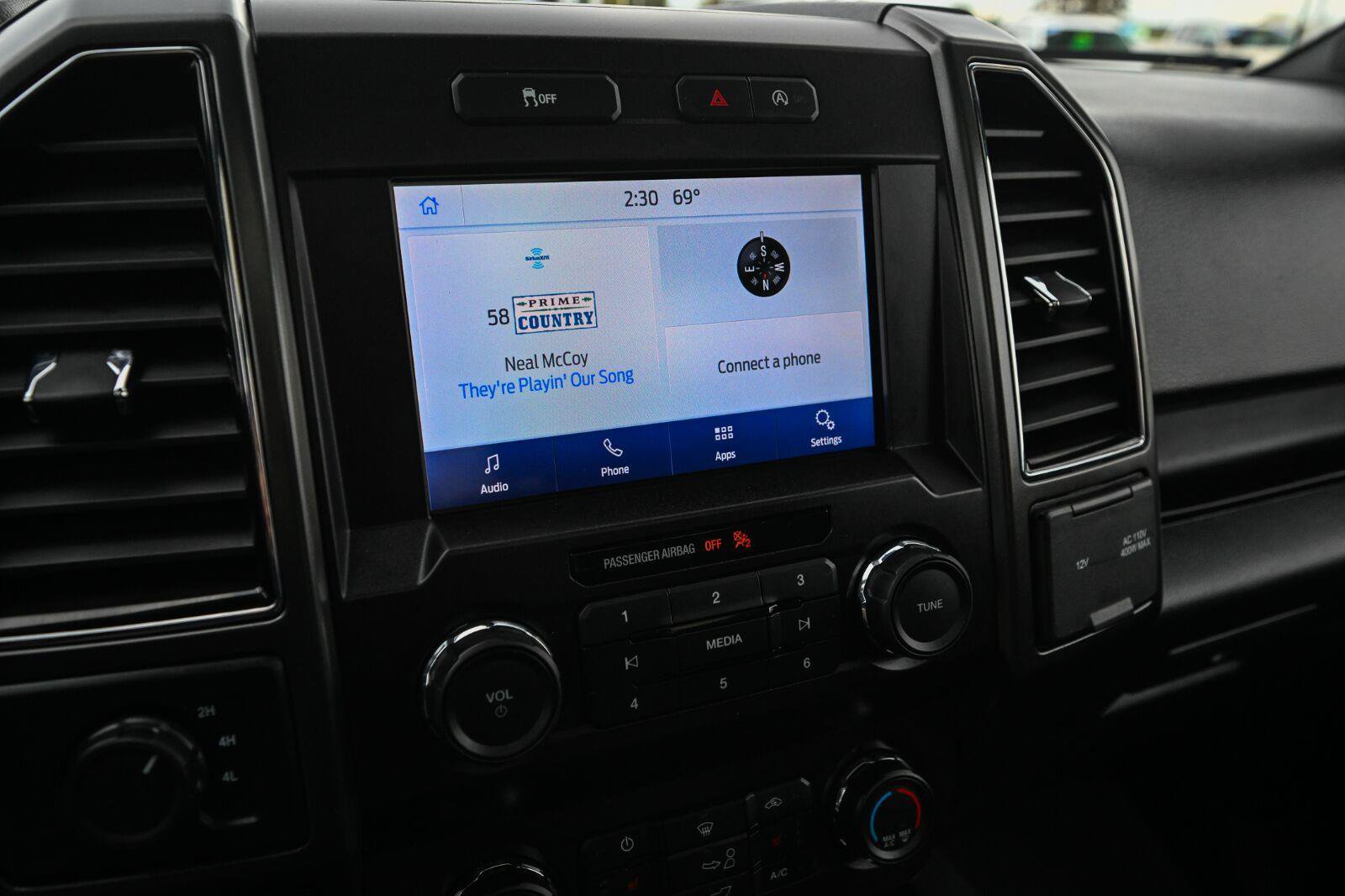 Used 2020 Ford F150 XLT w/ Equipment Group 302A Luxury AWD/4WD image 39