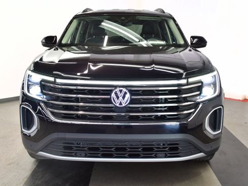 Used 2025 Volkswagen Atlas SE FWD image 3
