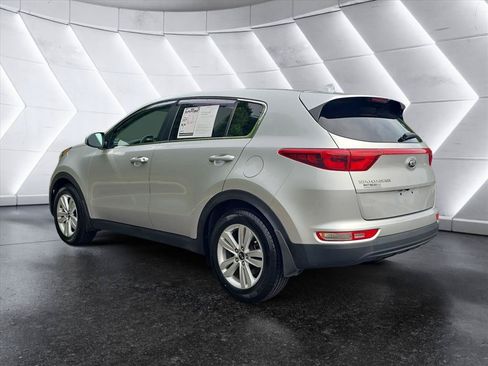Used 2017 Kia Sportage LX FWD image 3