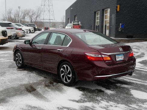 Used 2016 Honda Accord EX image 5