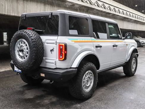 New 2025 Ford Bronco Badlands image 4