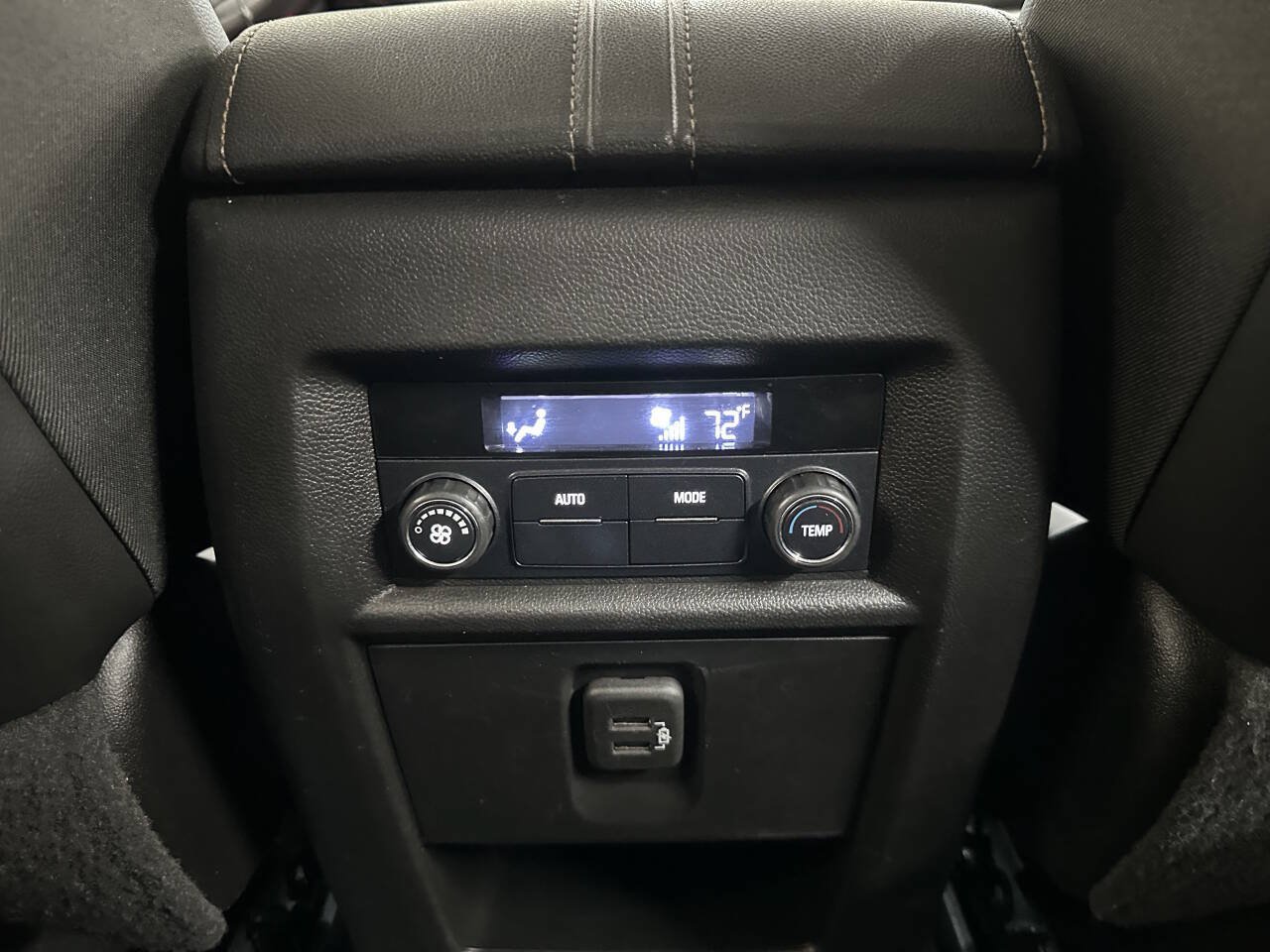 Used 2019 Chevrolet Traverse LT w/ LPO, Floor Liner Package FWD image 28