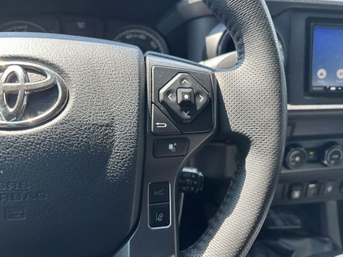 Used 2019 Toyota Tacoma TRD Sport AWD/4WD image 11
