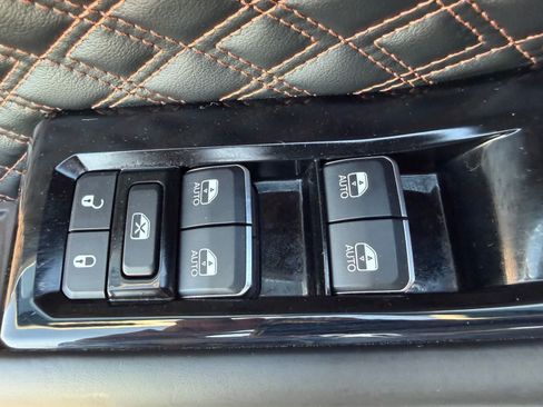 Used 2022 Jeep Grand Cherokee Summit w/ Luxury Tech Group V RWD image 14