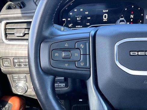 Used 2023 GMC Yukon XL Denali Ultimate image 19