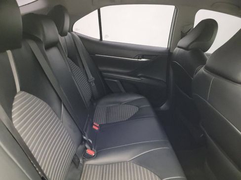 Used 2022 Toyota Camry SE image 19