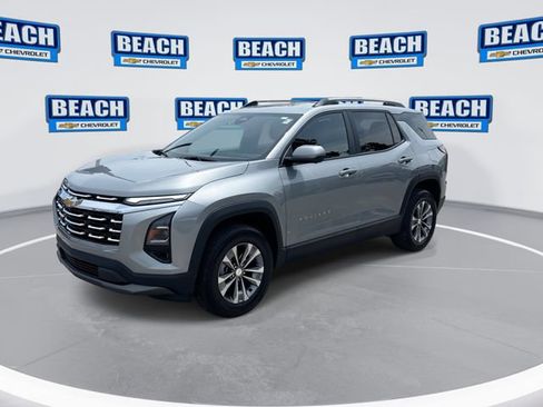 Used 2025 Chevrolet Equinox LT w/ Convenience Package II FWD image 5