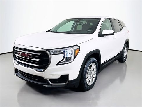 Used 2024 GMC Terrain SLE image 5