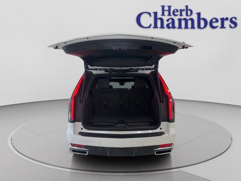 Certified 2023 Cadillac Escalade Premium Luxury image 8