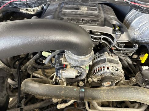 Used 2019 RAM 1500 Laramie AWD/4WD image 39