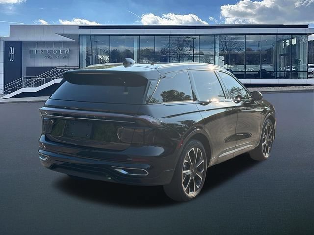 Certified 2024 Lincoln Nautilus Reserve w/ Equipment Group 203A AWD/4WD image 8