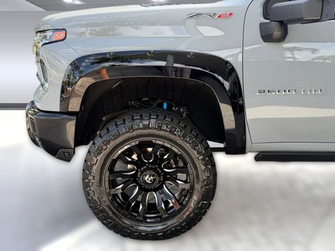 Used 2024 Chevrolet Silverado 2500 ZR2 w/ Technology Package AWD/4WD image 13