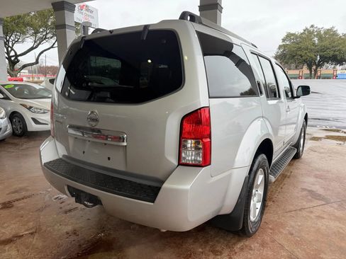 Used 2012 Nissan Pathfinder SV image 6