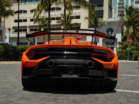 Used 2022 Lamborghini Huracan STO image 19