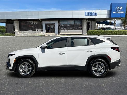 New 2025 Hyundai Tucson SE image 5