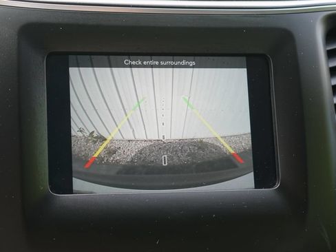 Used 2019 Jeep Cherokee Latitude Plus w/ Cold Weather Group AWD/4WD image 31