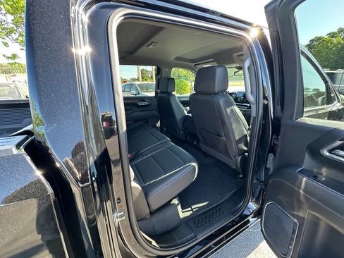 Used 2024 GMC Sierra 1500 SLT AWD/4WD image 17
