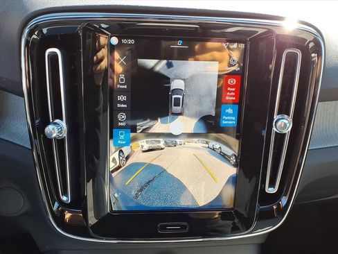 New 2026 Volvo EX40 Plus w/ Climate Package image 18