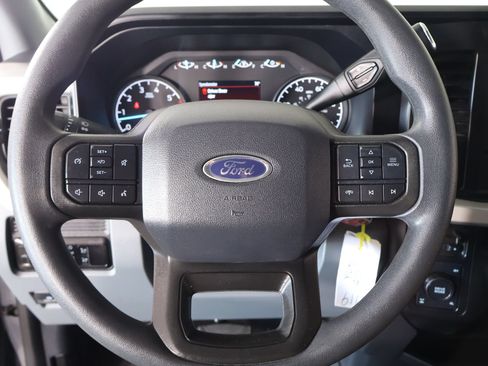 Used 2024 Ford F250 XL w/ STX Appearance Package AWD/4WD image 3