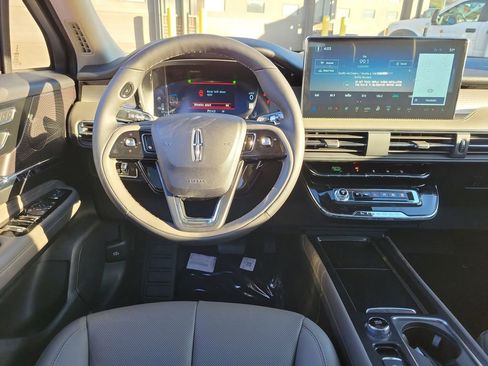 New 2026 Lincoln Corsair Premiere image 12