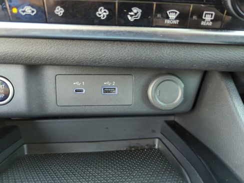 Certified 2023 Nissan Rogue SV w/ SV Premium B Package FWD image 38