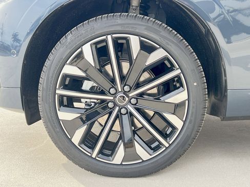 New 2026 Volvo XC60 B5 Ultra w/ Climate Package image 12
