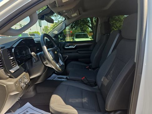 Used 2023 Chevrolet Silverado 1500 LT AWD/4WD image 25